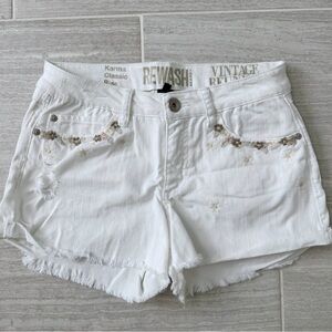 Rewash Short Size 9/29 White
Denim Cutoff Classic Rise Vintage
Reunion- Juniors